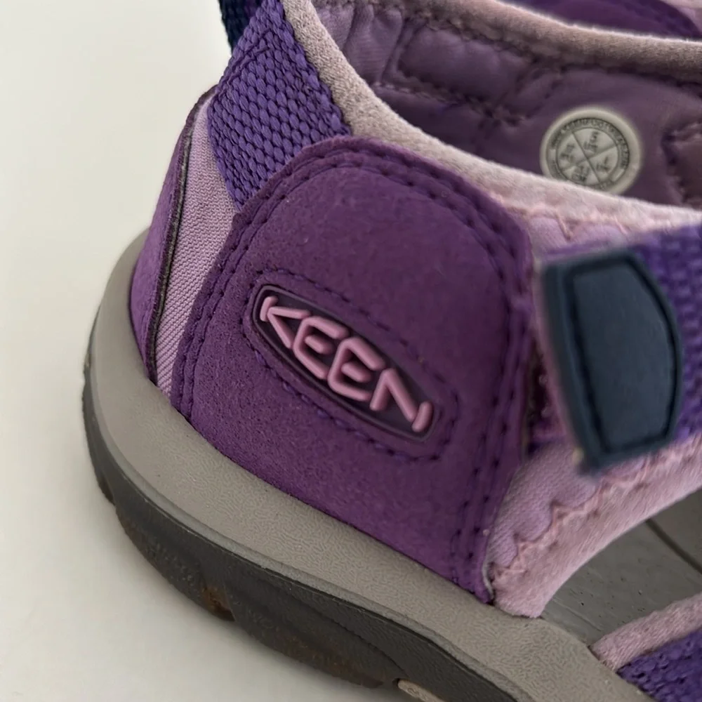Keen purple water
